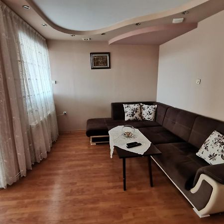 Central Apartment Targovishte Exterior foto